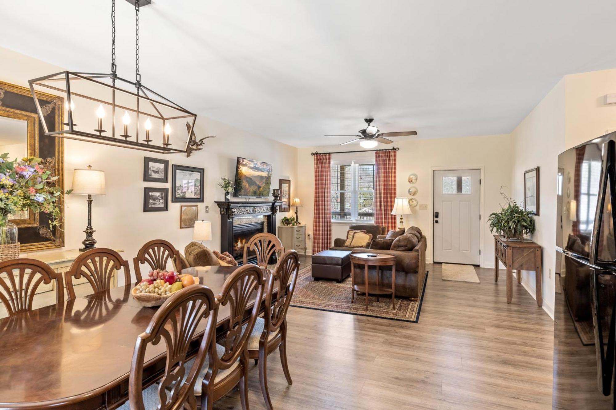 Bear Pass Is A 3 Bed 2 Bath Craftsman Style Home Located Within Walking Distance To Dt Gatlinburg Exterior photo