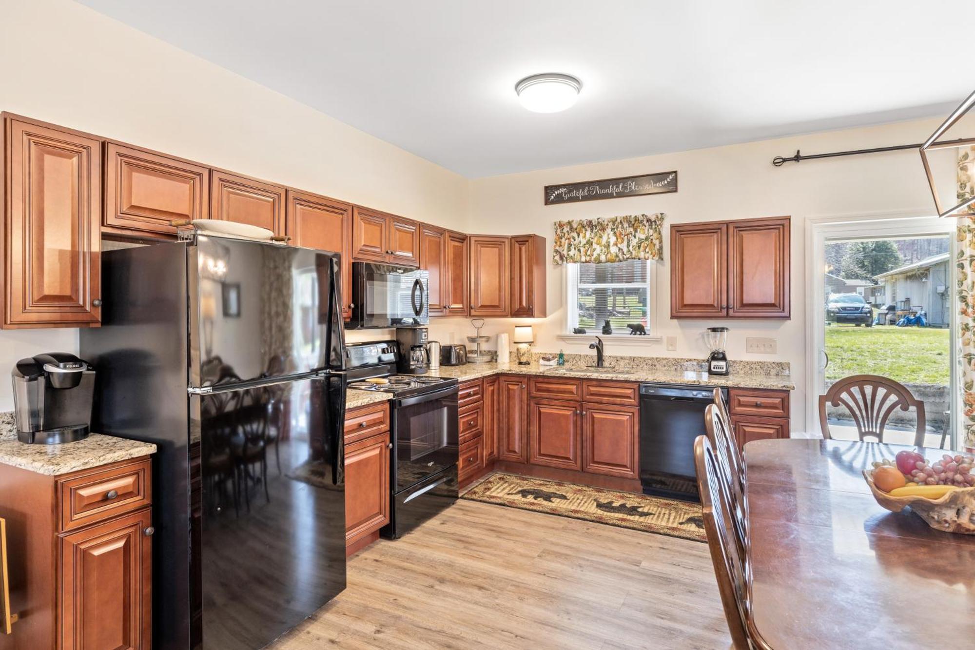 Bear Pass Is A 3 Bed 2 Bath Craftsman Style Home Located Within Walking Distance To Dt Gatlinburg Exterior photo