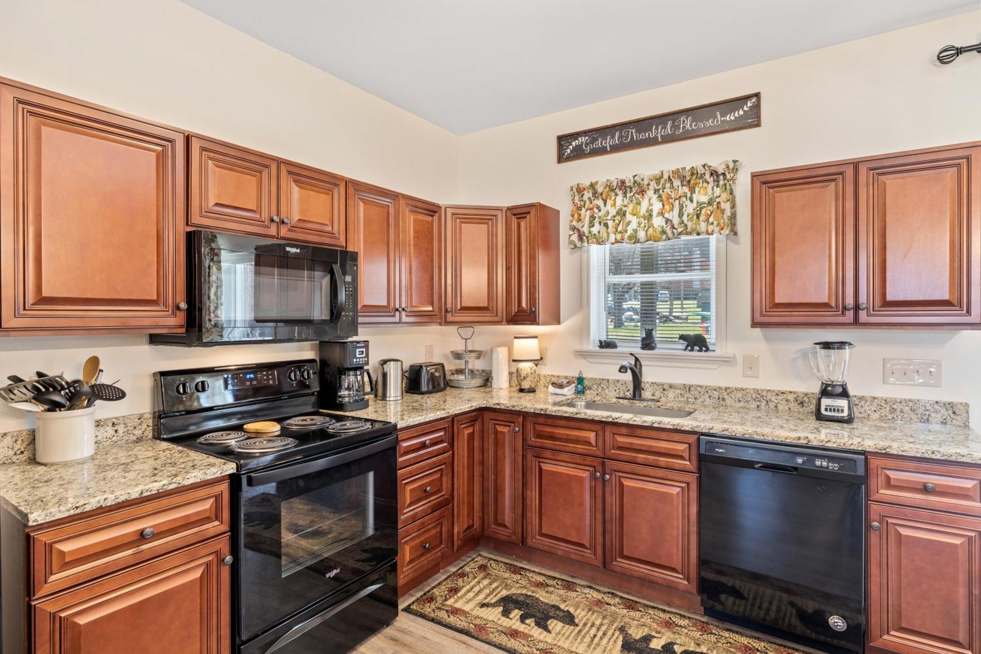 Bear Pass Is A 3 Bed 2 Bath Craftsman Style Home Located Within Walking Distance To Dt Gatlinburg Exterior photo